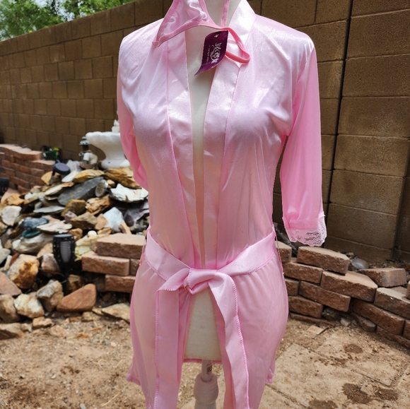 Pink Robe Med nwt - Picture 8 of 9